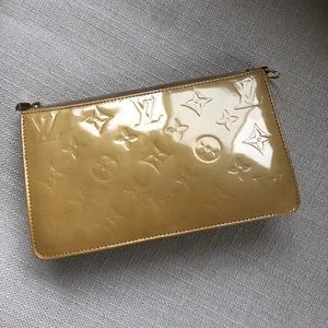 100% Authentic Louis Vuitton Clutch